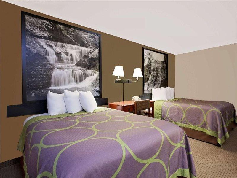Super 8 By Wyndham Ithaca Hotel Exterior foto