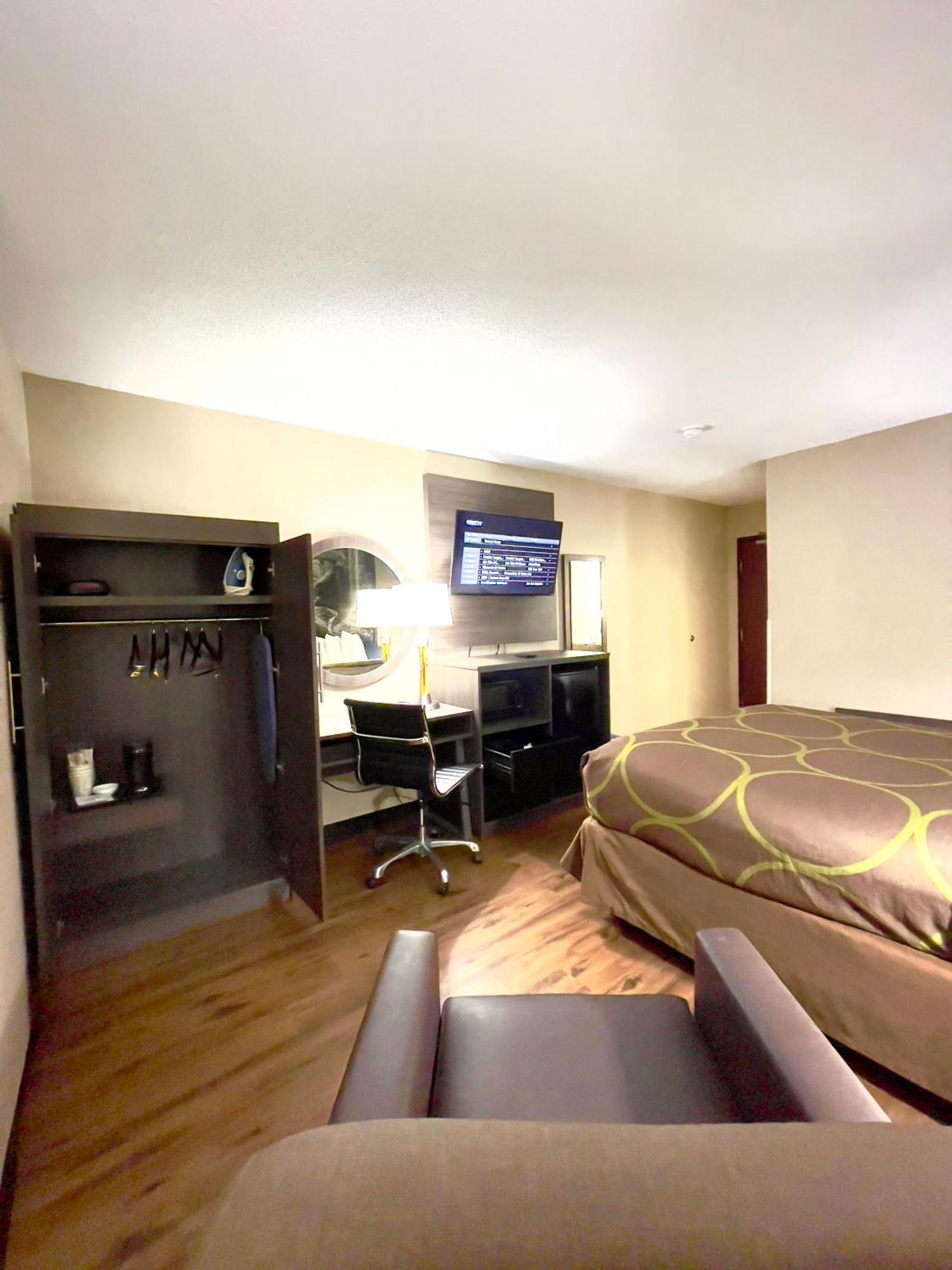 Super 8 By Wyndham Ithaca Hotel Exterior foto