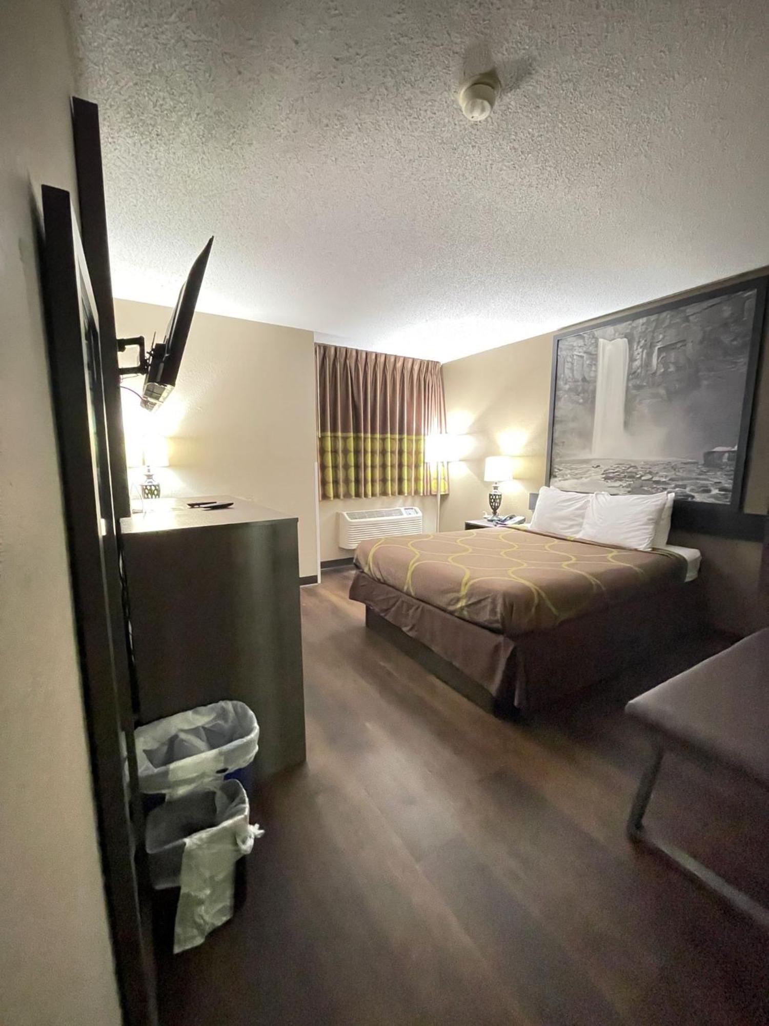Super 8 By Wyndham Ithaca Hotel Exterior foto