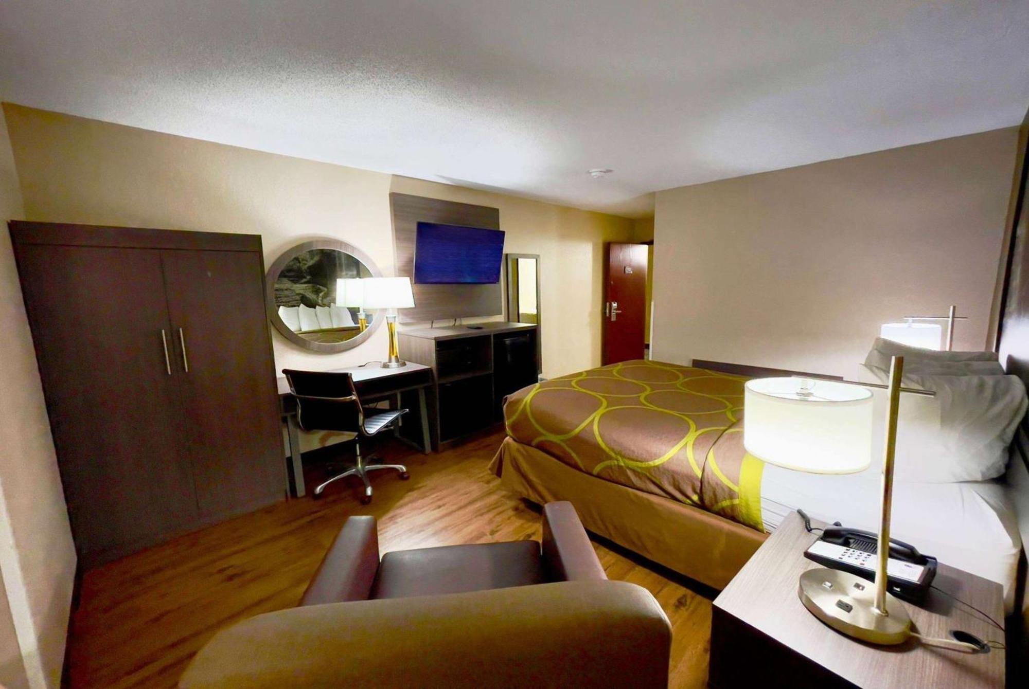 Super 8 By Wyndham Ithaca Hotel Exterior foto