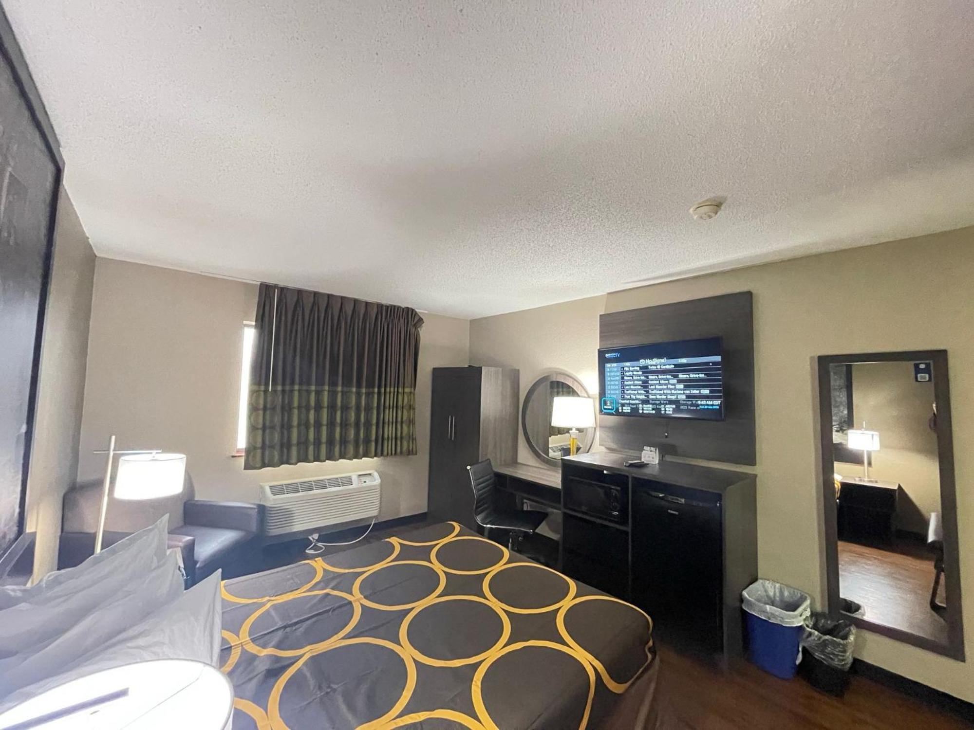 Super 8 By Wyndham Ithaca Hotel Exterior foto