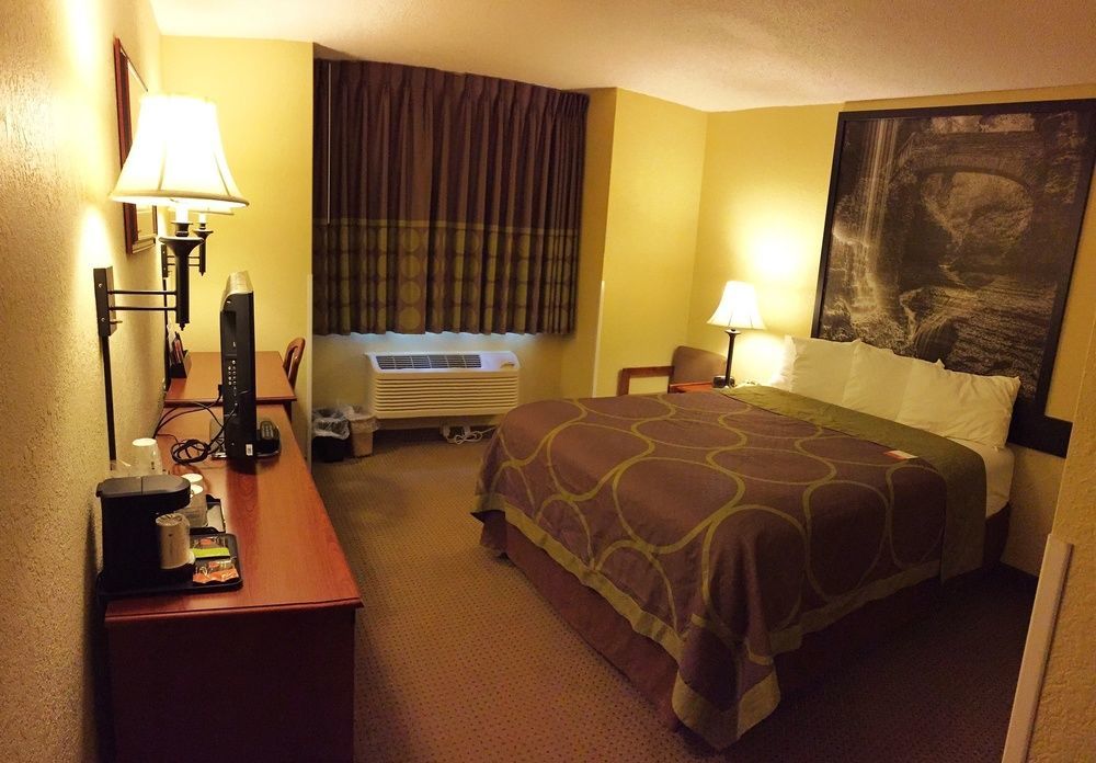 Super 8 By Wyndham Ithaca Hotel Exterior foto