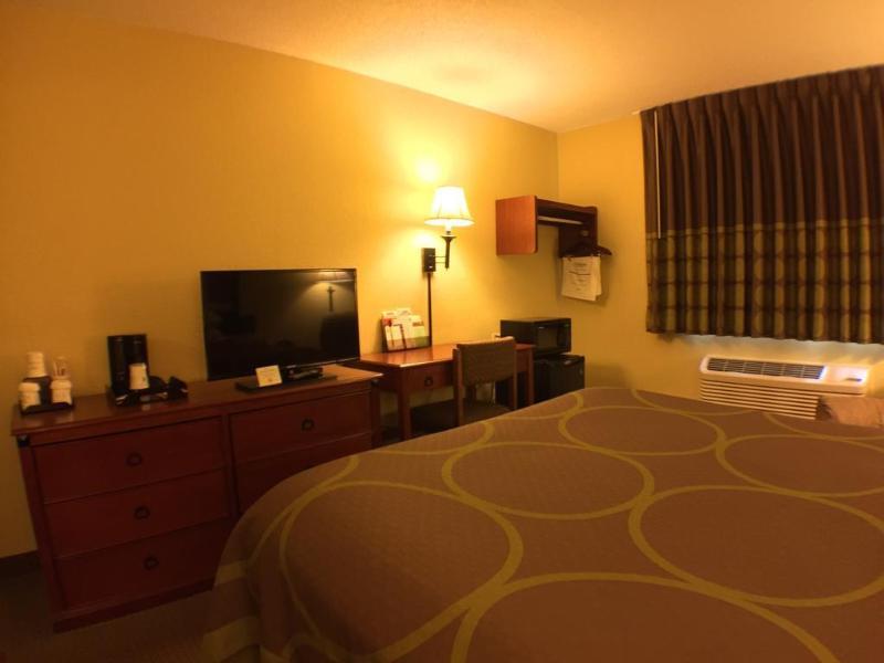 Super 8 By Wyndham Ithaca Hotel Exterior foto