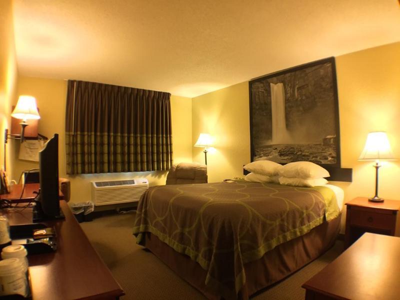 Super 8 By Wyndham Ithaca Hotel Exterior foto