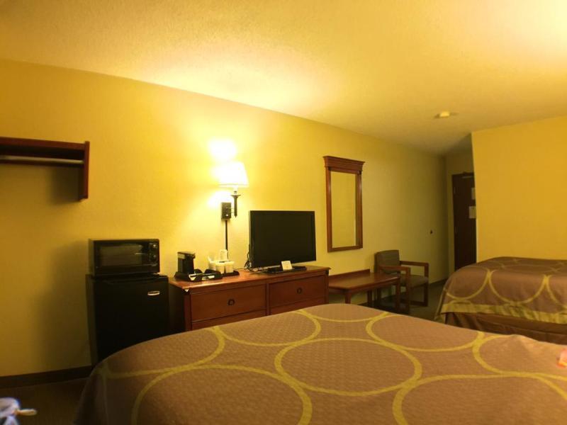 Super 8 By Wyndham Ithaca Hotel Exterior foto